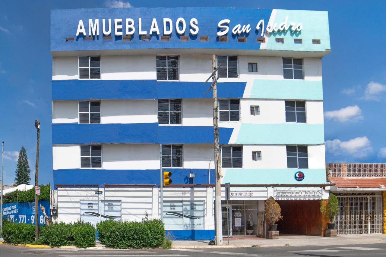Amueblados San Isidro Hotel เลออน ภายนอก รูปภาพ