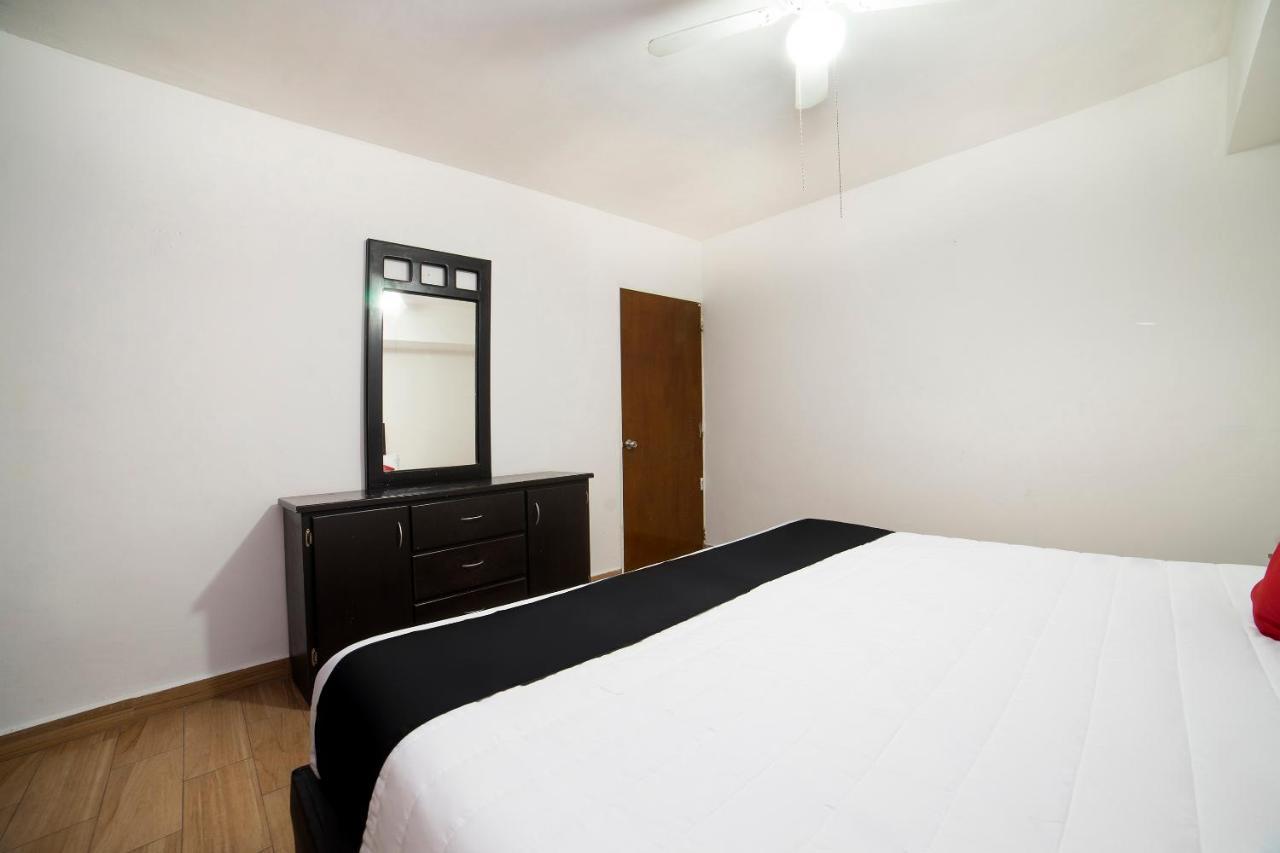 Amueblados San Isidro Hotel เลออน ภายนอก รูปภาพ